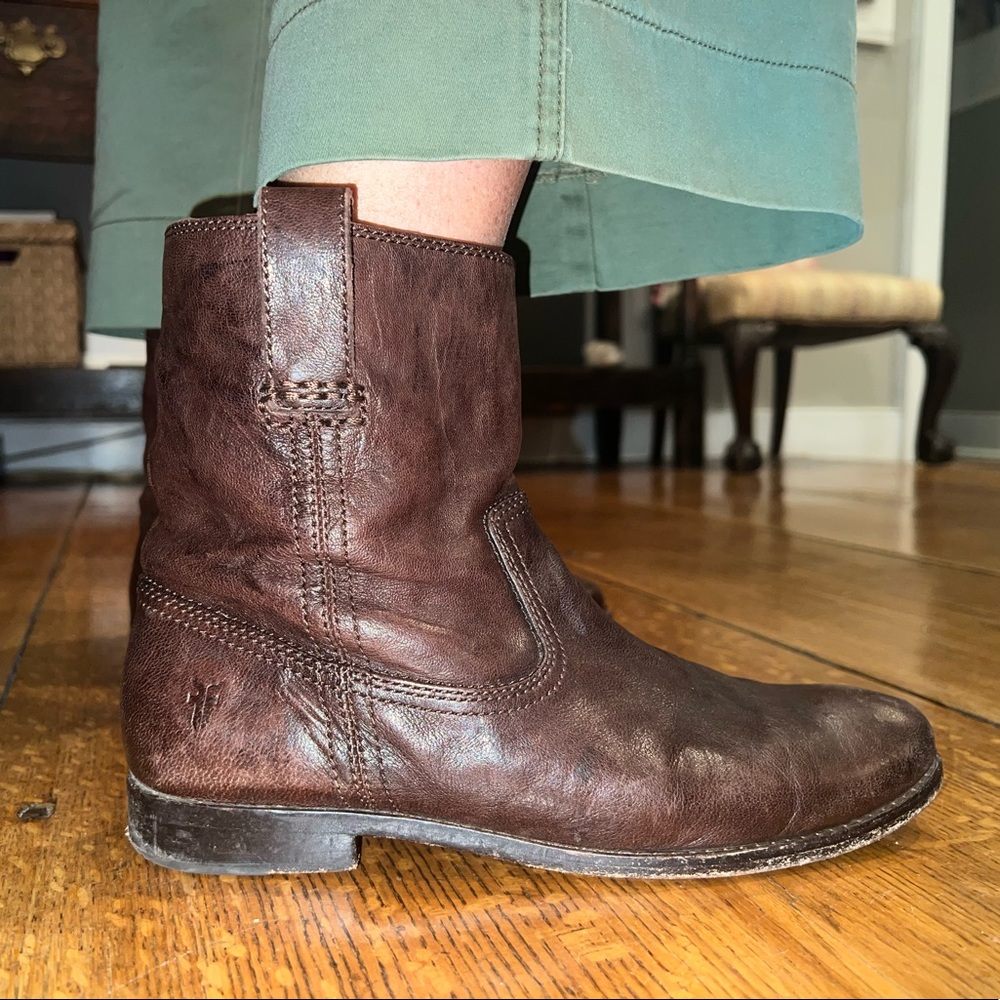 Frye Dark Brown Anna Shortie Boots Pull-on Short Booties